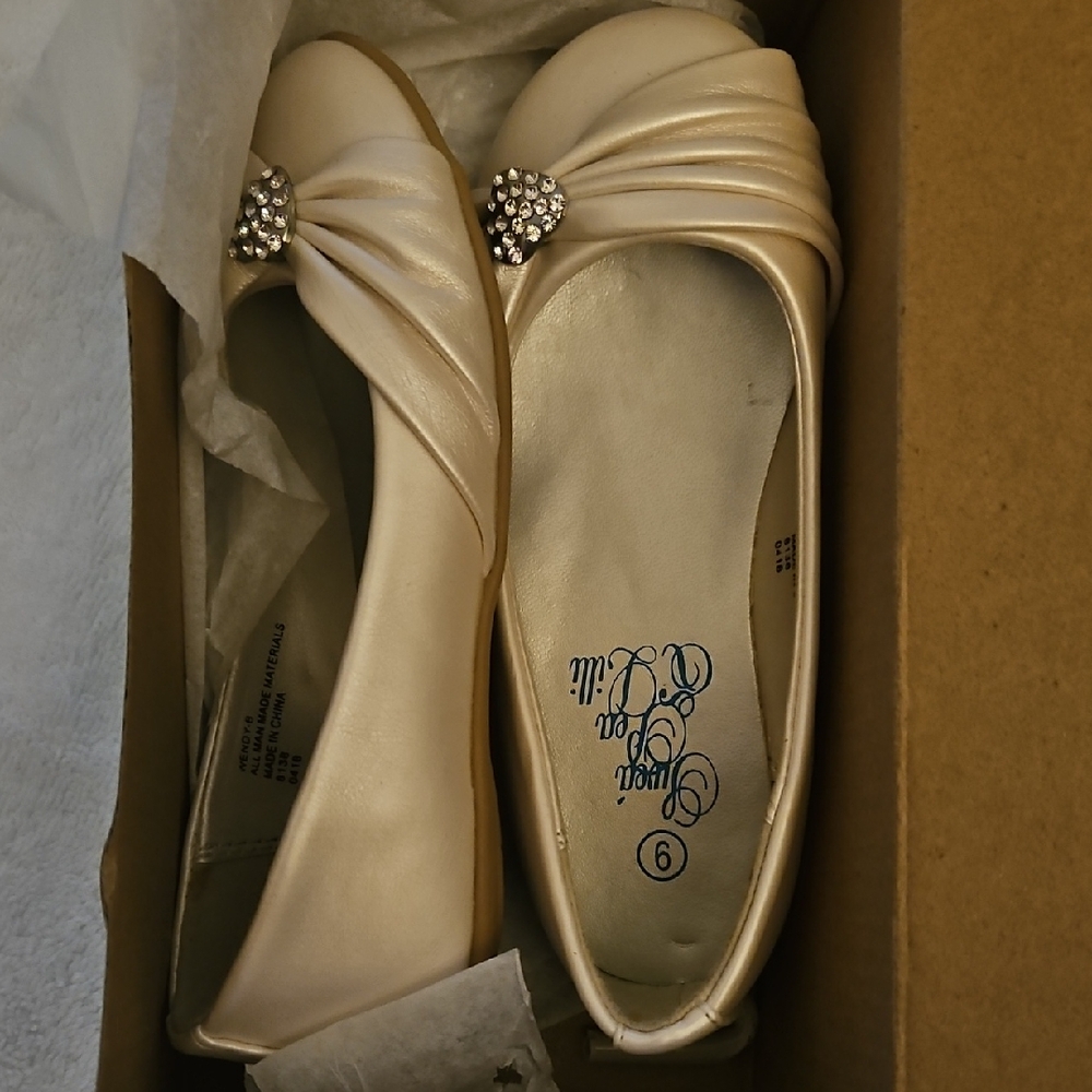 Elegant Cream Ballet Flats